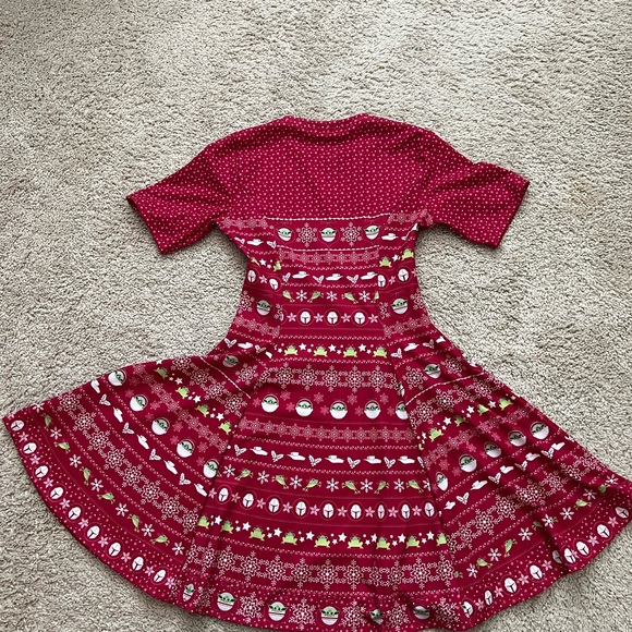 DRESS SIZE XS NWOT STARWARS BLACKMILK MANDALORIAN GROGU RAZOR CREST RED GREEN - Picture 2 of 3